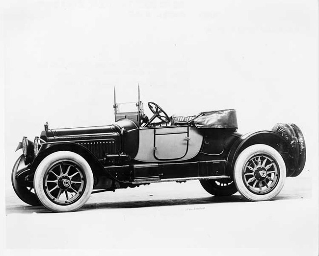 1917 Packard two-toned runabout, three-quarter left side front view, top lowered