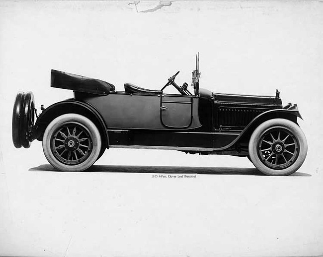 1917 Packard two-toned cloverleaf runabout, right side, top lowered