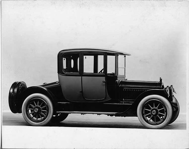 1917 Packard two-toned coupe, seven-eights right side front view