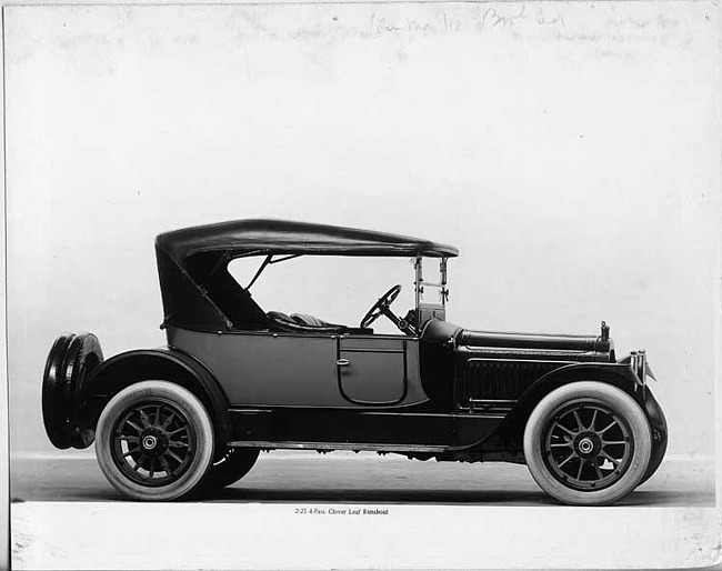 1917 Packard two-toned runabout, nine-tenths right front view, top raised