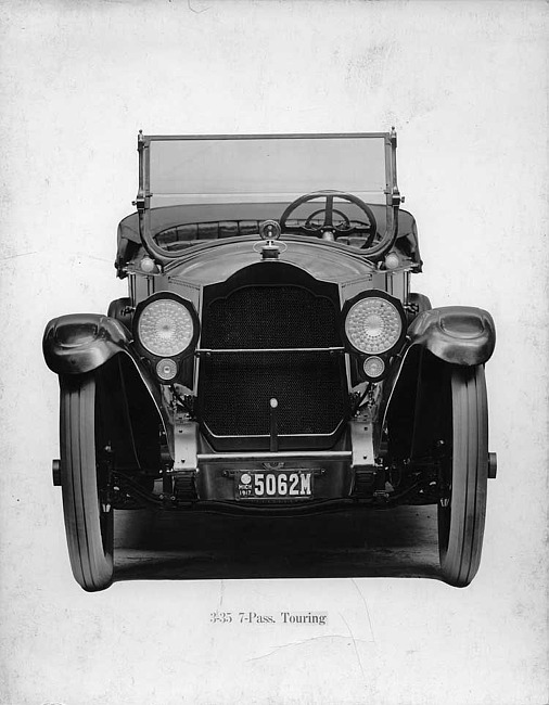 1918-1919 Packard touring car, front view