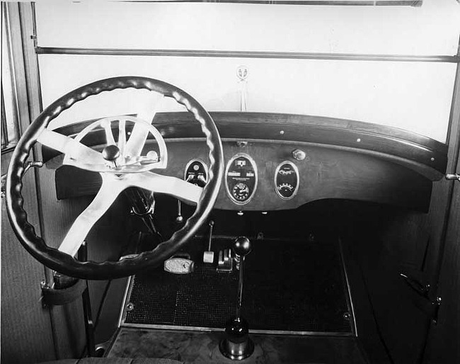 1922 Packard sedan limousine, view of instrument panel and steering wheel