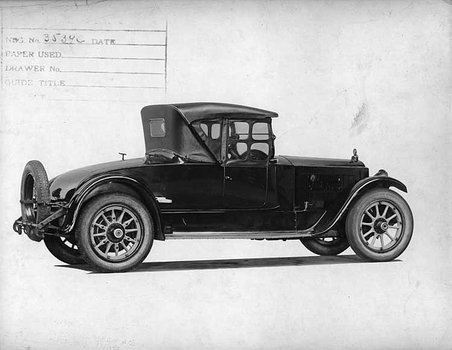 1920-1923 Packard runabout, three-quarter rear right side view, side curtains in place