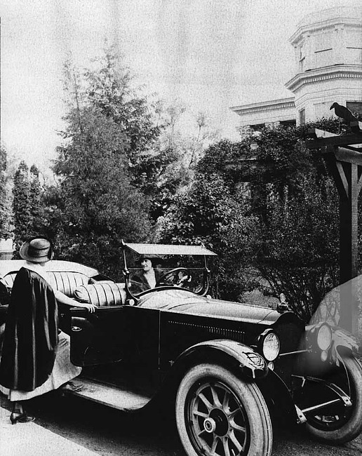 1920-1923 Packard phaeton with female driver