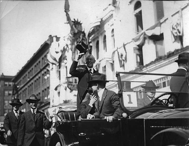 1920-1923 Packard touring car, with President Woodrow Wilson in parade