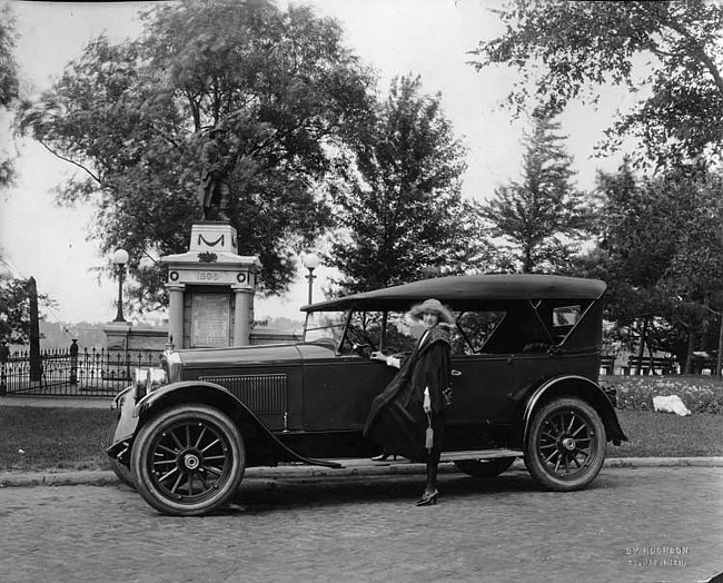 1922-1923 Packard touring car at Fireman's Monument, St. Joseph, Mich.