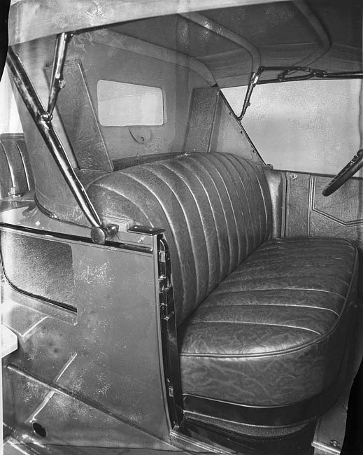 1923 Packard runabout, view of interior through passenger door, top raised