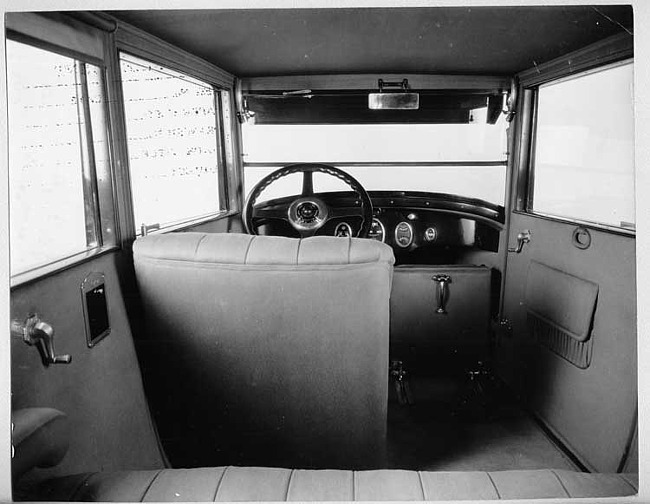 1924 Packard coupe interior from rear seat