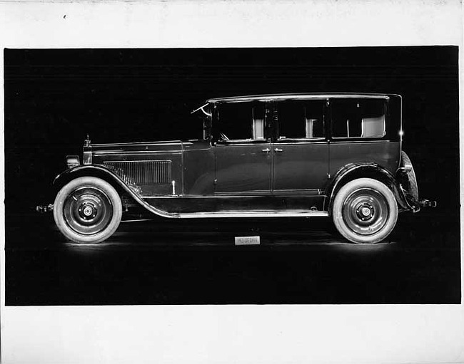 1924 Packard sedan, left side view