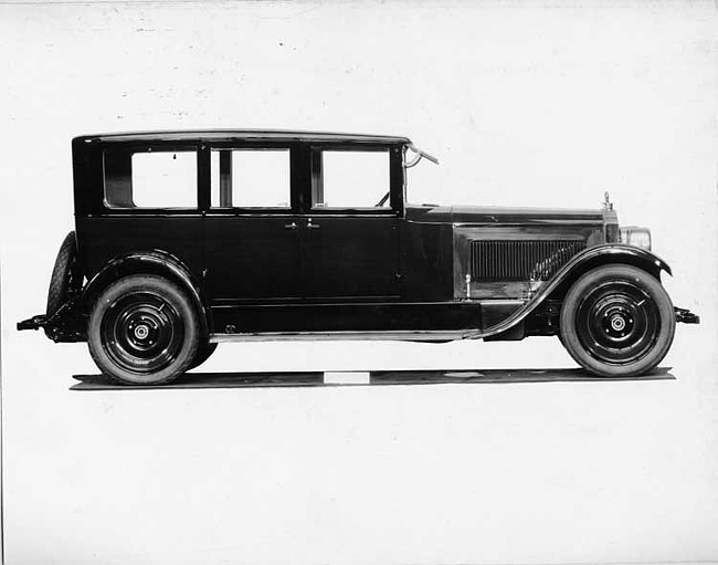 1924 Packard sedan, right side view