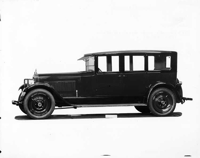 1924 Packard sedan, left side view