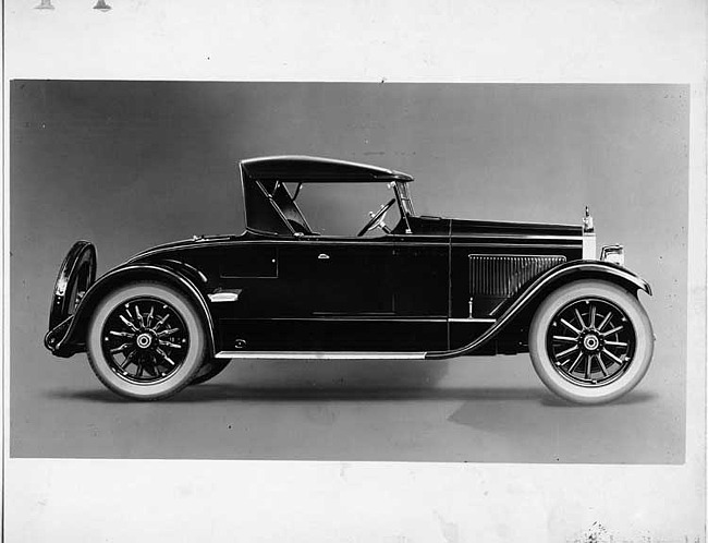 1924 Packard runabout, right side view, top raised