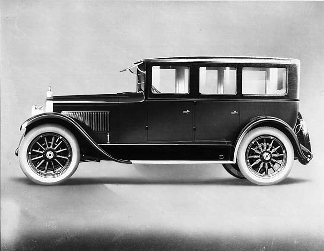 1924 Packard touring sedan, right side view