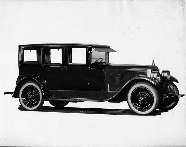 1924 Packard sedan, seven-eights right front view