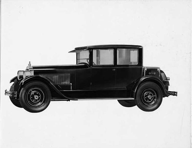 1925-1926 Packard coupe, seven-eights left front view