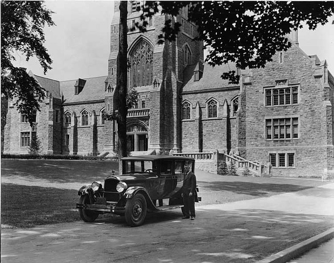 1927 Packard sedan, owner Dr. G.R. Richards standing at passenger door at Lehigh University