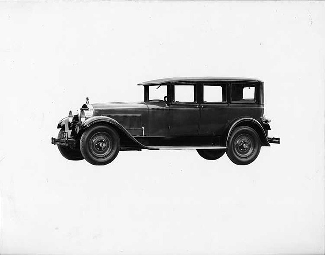 1927 Packard sedan, seven-eights left front view