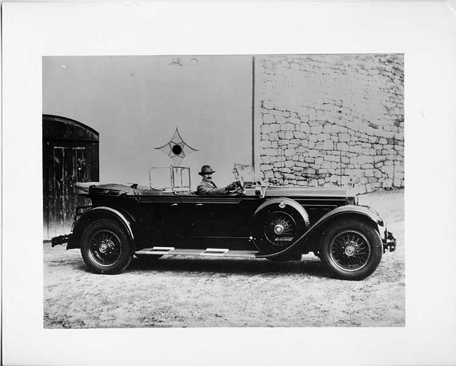 1928 Packard, first prize in a beauty contest held in Curia, Portugal