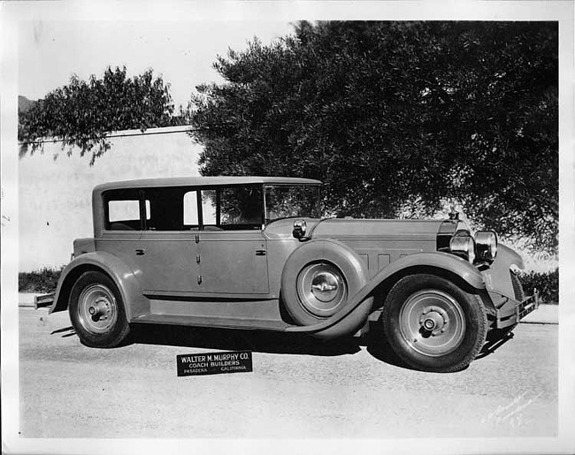 1928 Packard Murphy clear vision sedan, five-sixths right front view