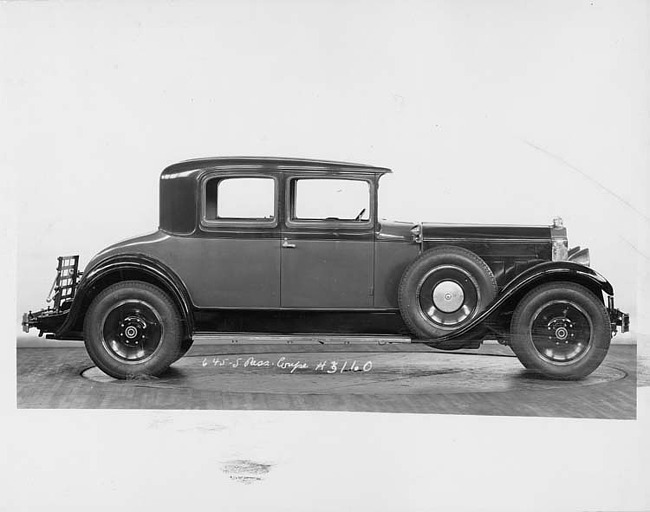 1929 Packard coupe, right side view