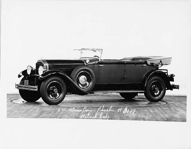 1929 Packard convertible sedan, seven-eights left front view, top folded