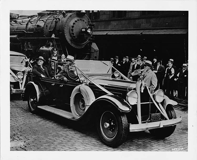 1929 Packard with President Roosevelt at a Pittsburgh train station