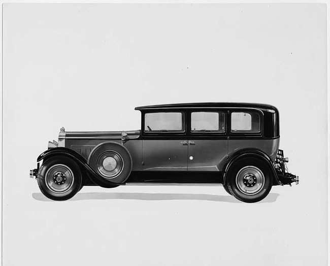 1929 Packard sedan, left side view