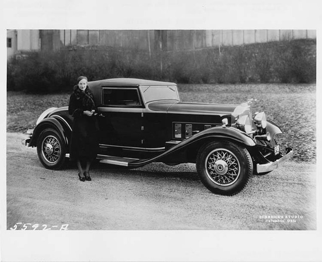 1932 Packard coupe roadster with Marjorie Hildreth of Columbus, Ohio
