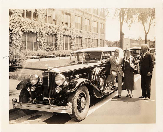 1932 Packard convertible sedan, Mr. and Mrs. Gene Sarazen, and Alvan Macauley
