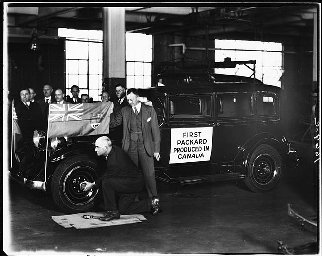 1932 Packard sedan, first Packard produced in Canada