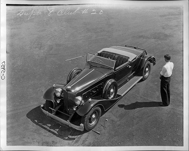 1933 Packard coupe-roadster, view from above