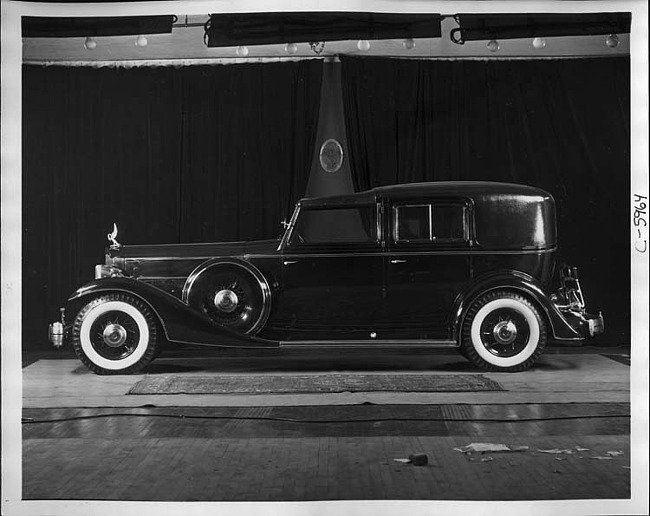 1933 Packard all weather cabriolet, left side view