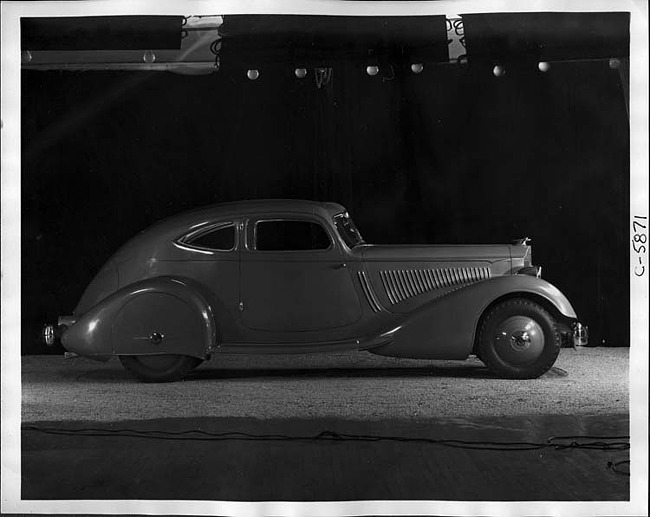 1934 Packard sport coupe, right side view