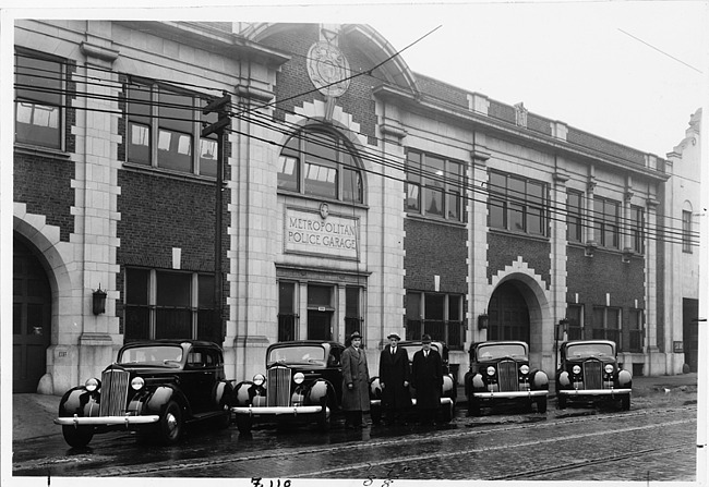 1937 Packard touring sedans operated by the St. Louis Police Department