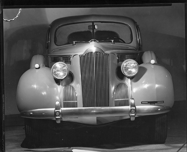 1940 Packard touring sedan, front view