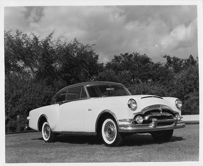 1953 Packard Balboa-X designed by Richard Teague, seven-eights right side view