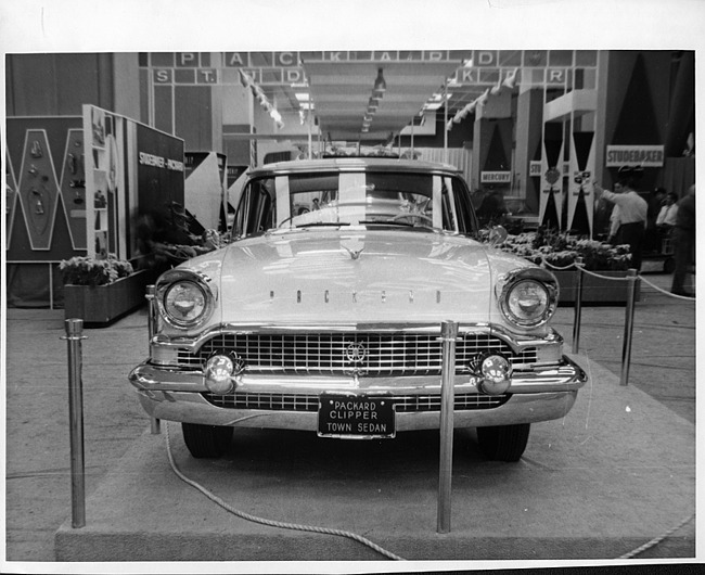 1957 Packard sedan, front view