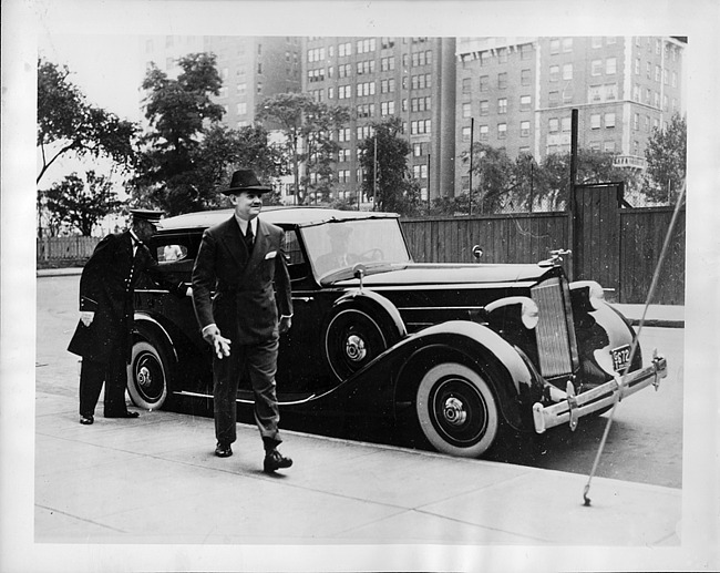 1935 Packard all weather cabriolet with opera star Lawrence Tibbett