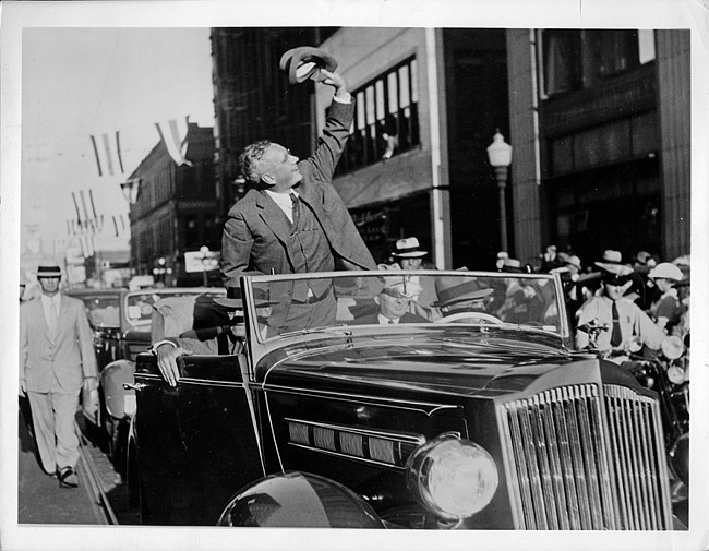 1936 Packard convertible sedan with 1936 Republican presidential candidate Governor Alf Landon