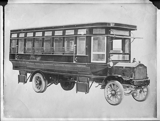 1911 Packard bus, seven-eights right side view