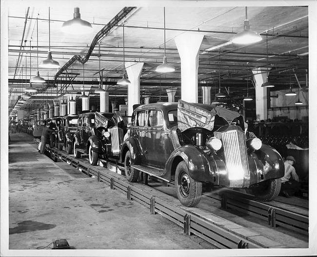 Packard one-twenty sedans final assembly, 1935