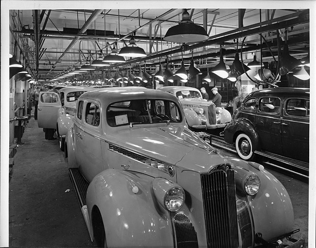 1936 Packards coming off assembly line