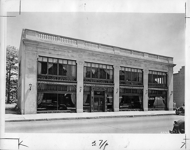 Packard dealership, Chicago, Ill., 1928