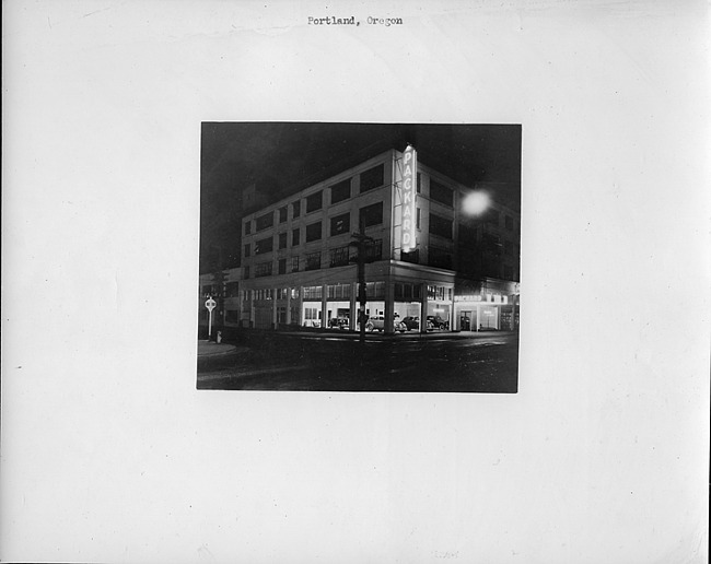 Packard dealership, Portland, Oregon, 1940