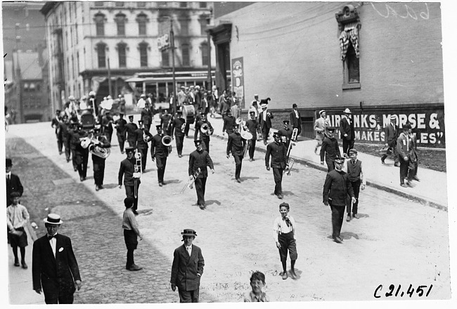 Maxwell Briscoe Band in the 1909 Glidden Tour automobile parade, Detroit, Mich.