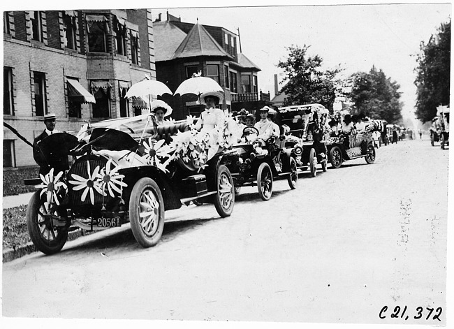 Fair Beauty decorated division of the 1909 Glidden Tour automobile parade, Detroit, Mich.