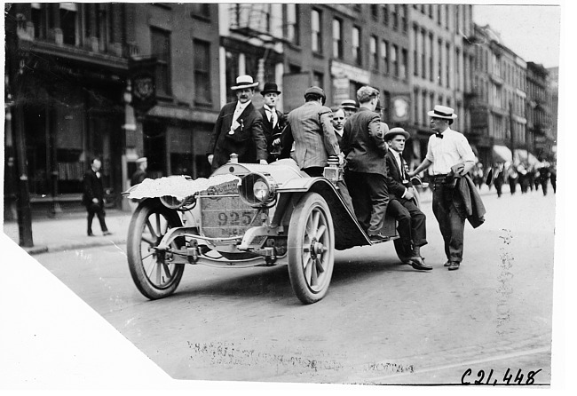 Simplex car in the 1909 Glidden Tour automobile parade, Detroit, Mich.