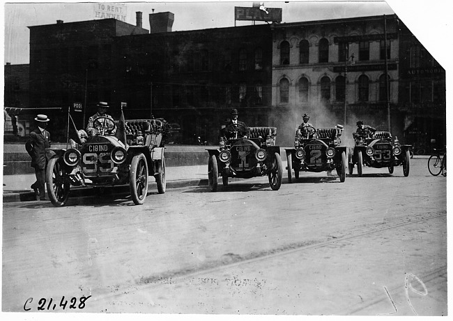 Participating cars in the 1909 Glidden Tour automobile parade, Detroit, Mich.