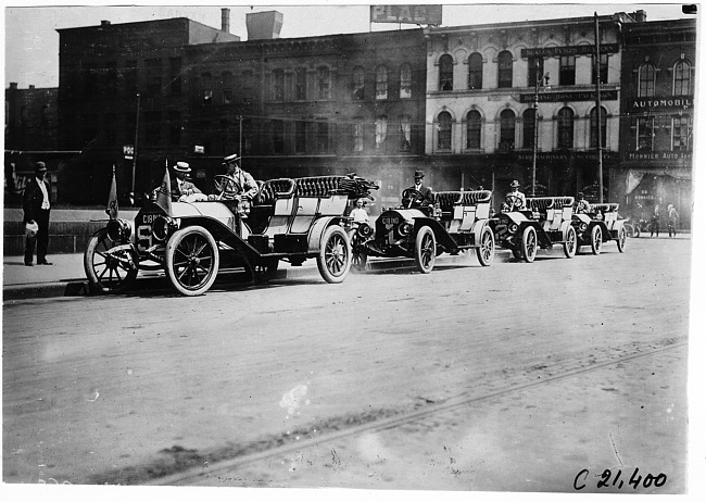 Premier team in the 1909 Glidden Tour automobile parade, Detroit, Mich.