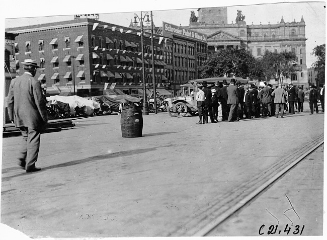 Participating cars in the 1909 Glidden Tour automobile parade, Detroit, Mich.